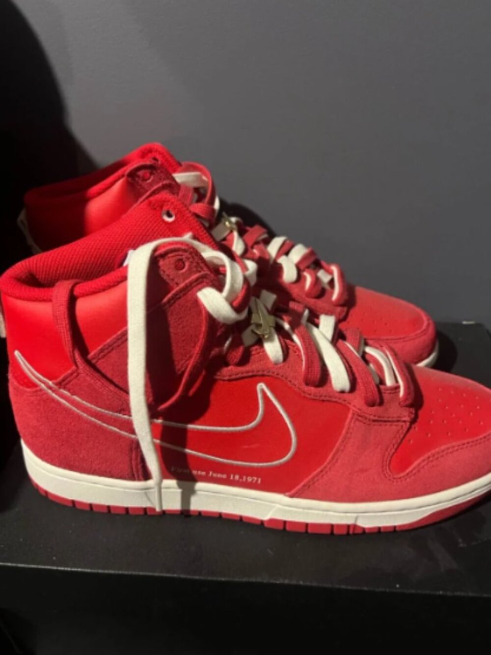 Nike men’s Red and White High-Top Sneakers